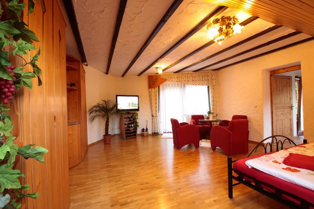 Luxus Appartement Schwarzwald Bei Freiburg 4 Schlafzimmer Sauna Sölden Habitación foto